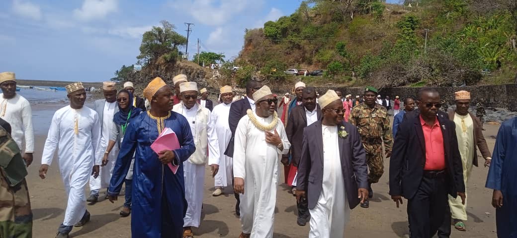 image Azali a visité le dépôt des hydrocarbures de Hoani